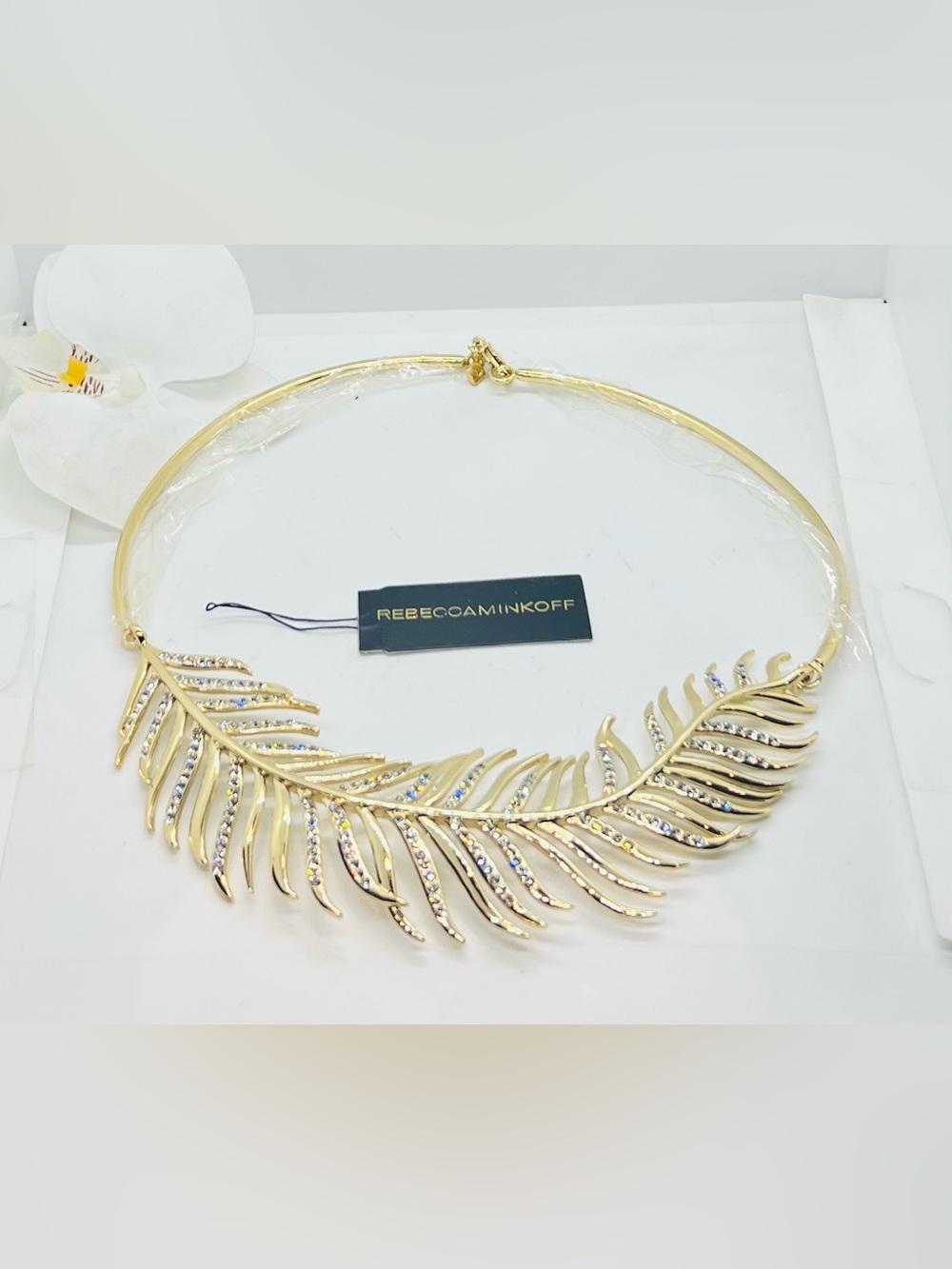 NWOT Rebecca Minkoff Gold Tone Feather Choker Necklace , Size 6”x6”